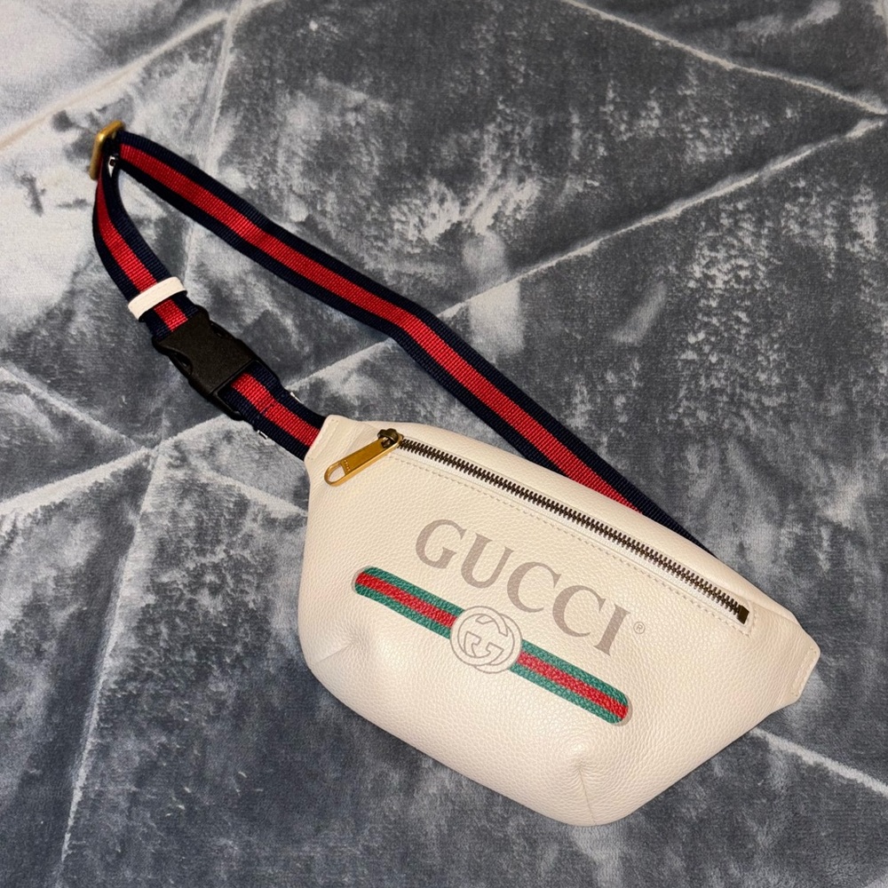Gucci belt bag! Used a few times. In perfect condition